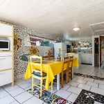Complet A La Maison Mosaic Дом отдыха Gaillan-en-Medoc
