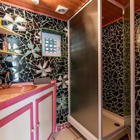 Holiday home Complet A La Maison Mosaic Gaillan-en-Medoc
