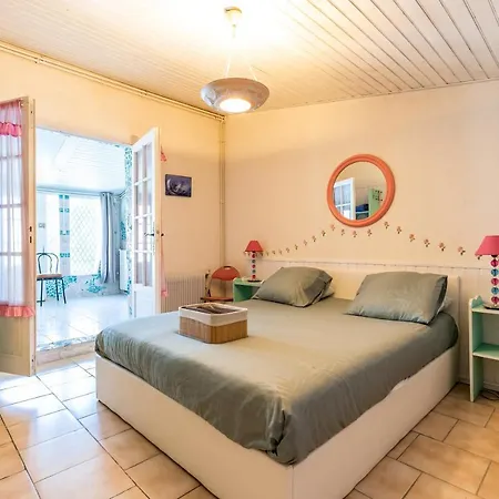 Holiday home Complet A La Maison Mosaic