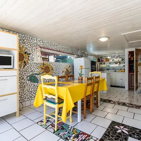 Complet A La Maison Mosaic Holiday home Gaillan-en-Medoc
