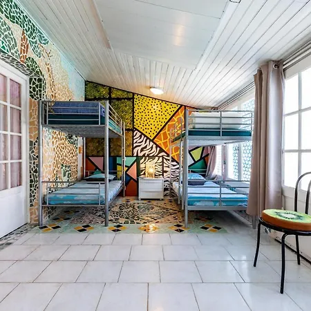 Complet A La Maison Mosaic