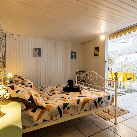 Complet A La Maison Mosaic *