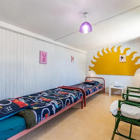 Complet A La Maison Mosaic