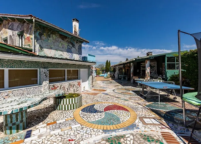 Holiday home Complet A La Maison Mosaic Gaillan-en-Medoc