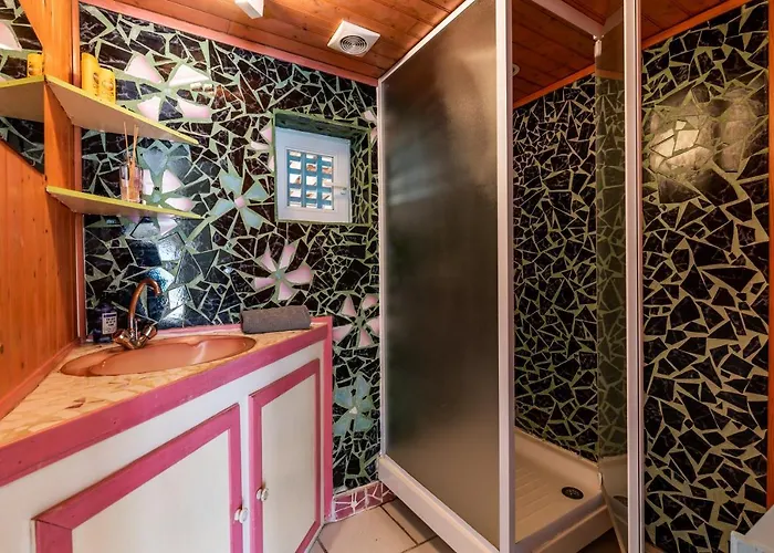 Holiday home Complet A La Maison Mosaic Gaillan-en-Medoc