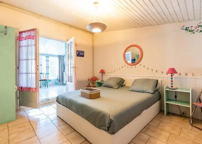 Holiday home Complet A La Maison Mosaic